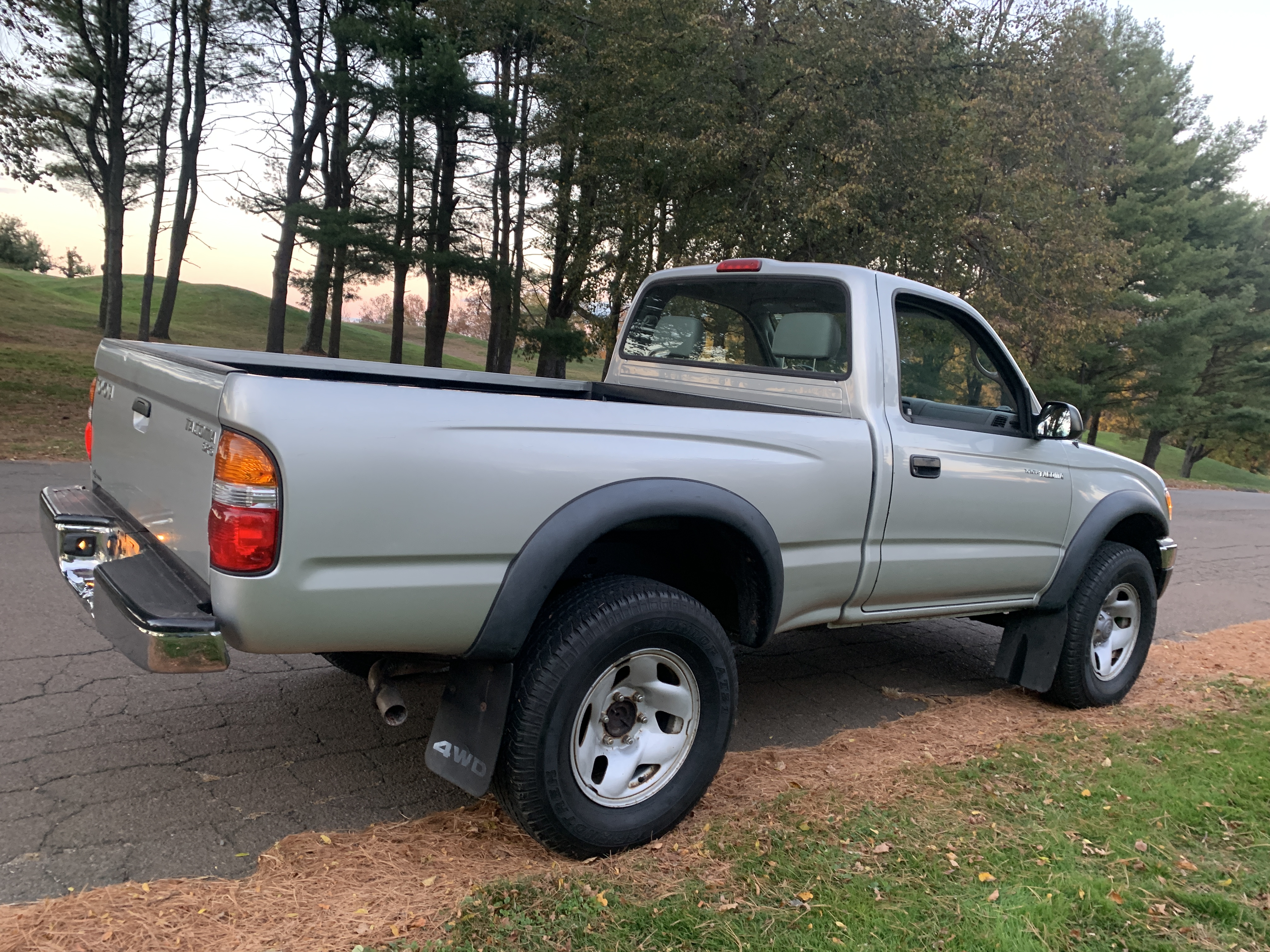 2004 Toyota Tacoma SR5 4x4 Pickup — photo 16